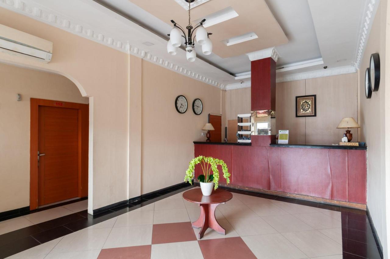 Urbanview Hotel Syariah Residence Medan By Reddoorz Buitenkant foto